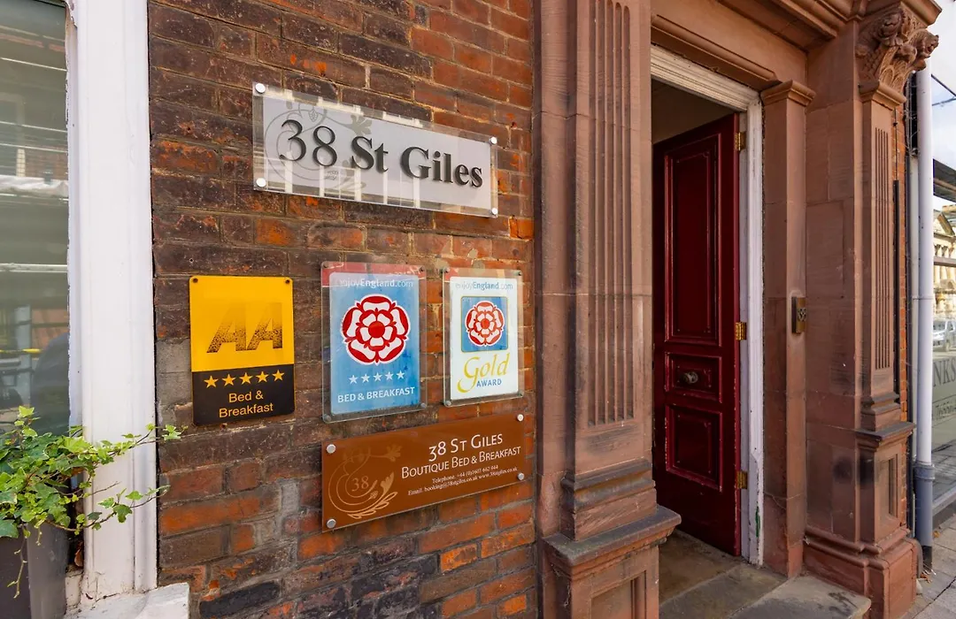 38 St Giles-1